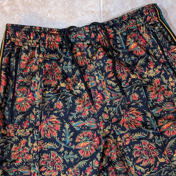 Floral nicely fitted pants - Picture 2 of 3